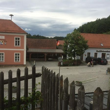 Zur Krone Wolfsegg Екстериор снимка